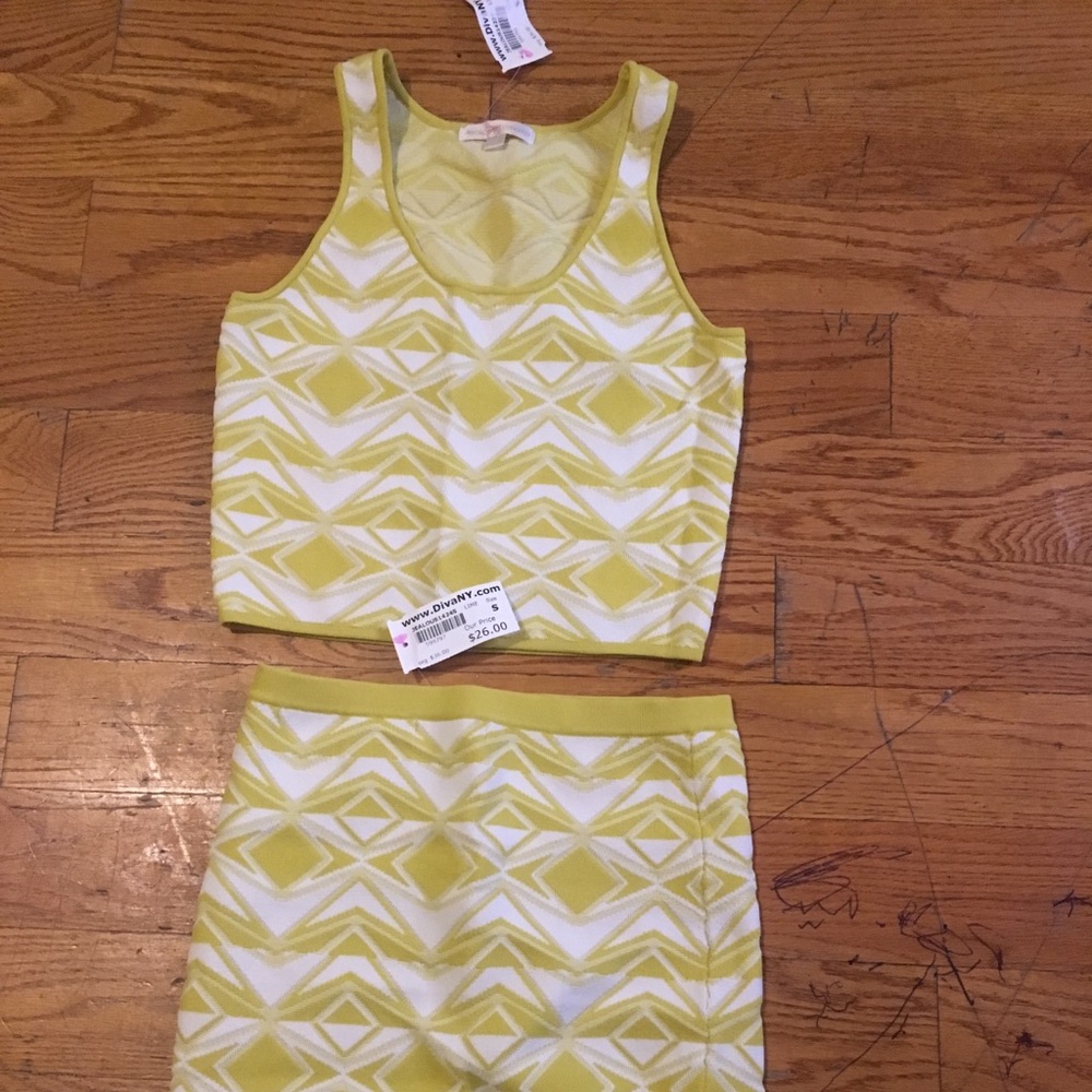 2 piece set skirt and top size small new